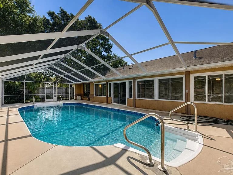 2300 Caddy Shack Ln, Pensacola, FL 32526